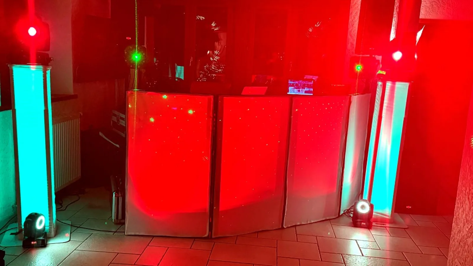 Régie DJ et éclairage scénique JA Event